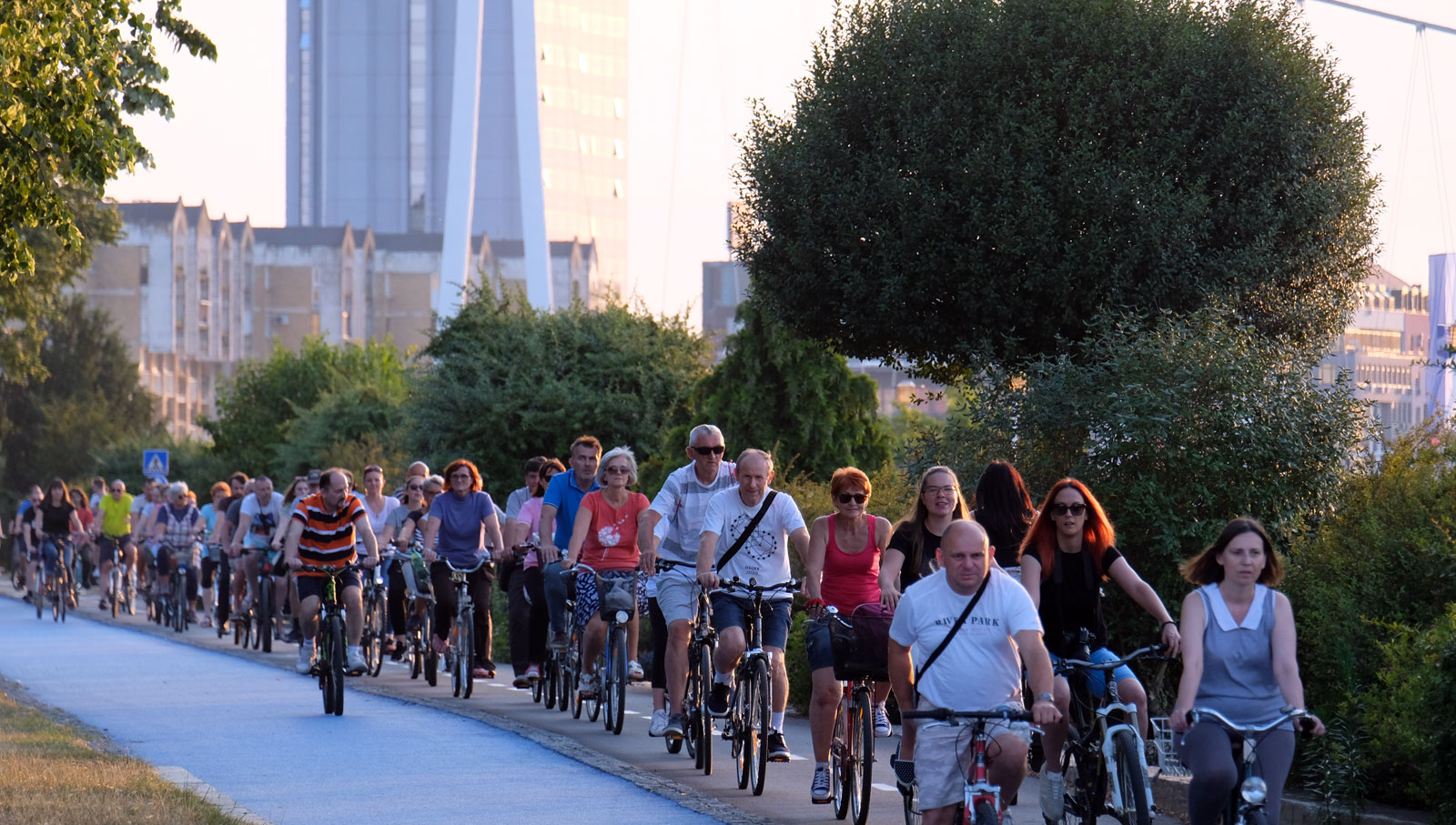 Foto izvještaj - Besplatna ciklotura središtem grada - povodom Međunarodnog dana biciklista